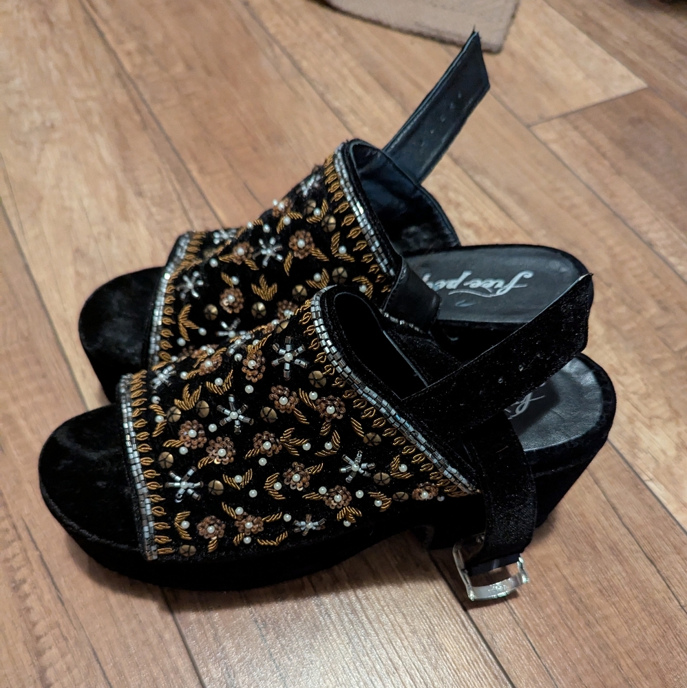 FREE PEOPLE Embellished Nicola Wedge Sandal Beaded Velvet Sandals Black 40 / 10 - Picture 8 of 11